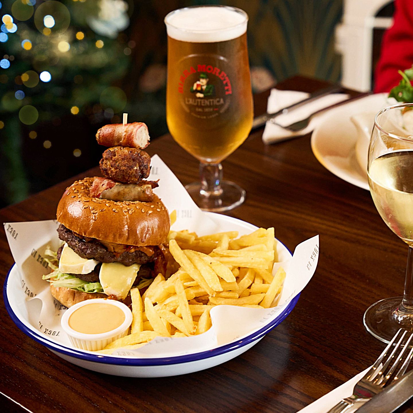 Festive Lunch & Dinner at The Black Horse in Cirencester